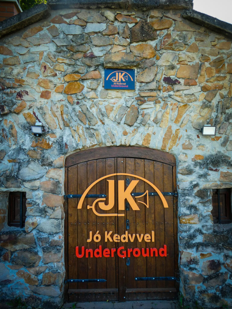 JK Underground bejárat 02